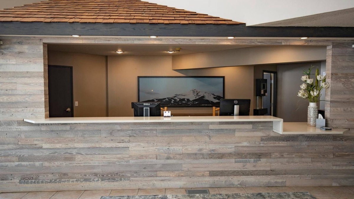 Big Sky Hotel | Whitewater Inn