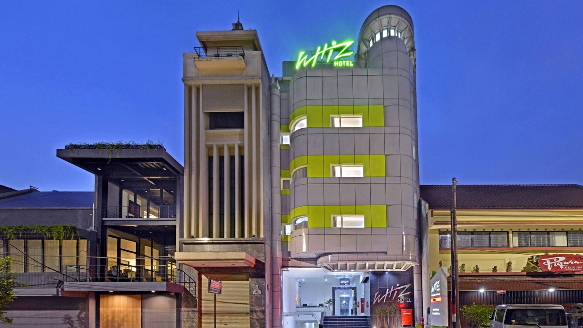 Melawai Hotel | Whiz Hotel Falatehan Jakarta