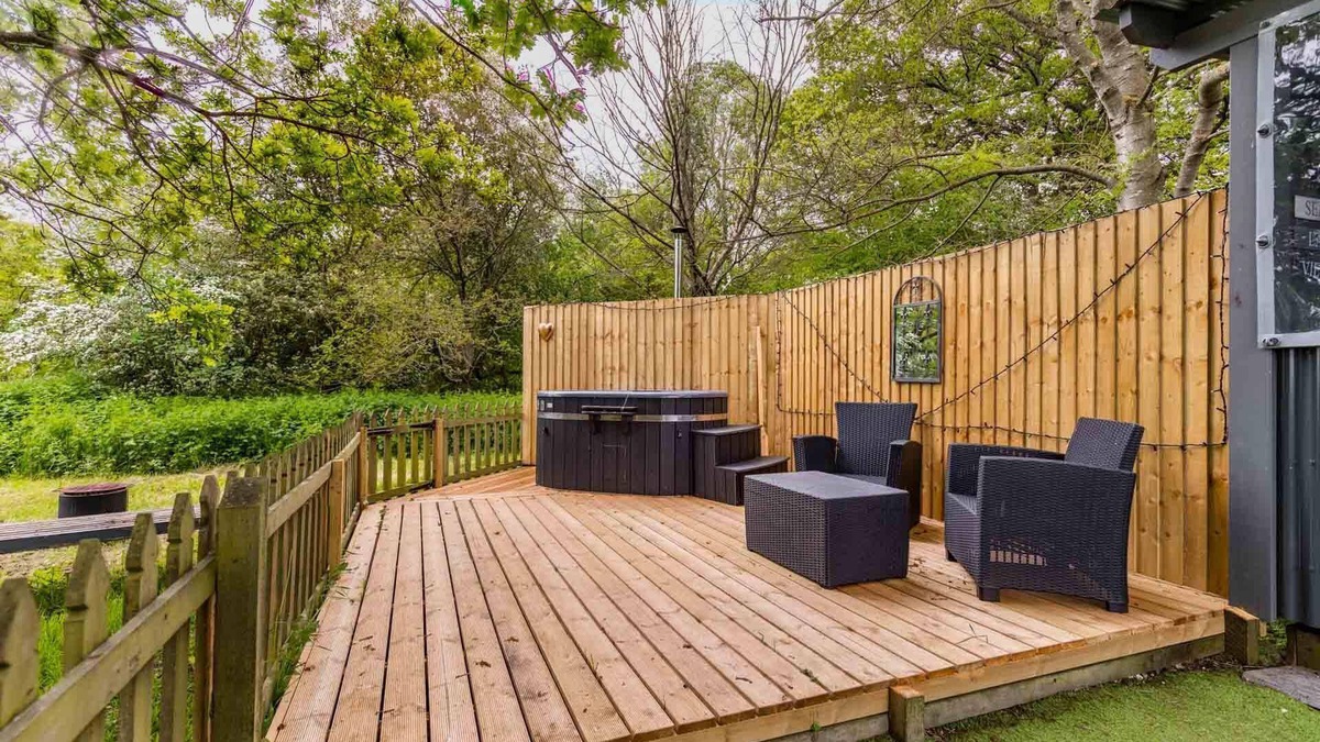 Thetford Cabin | Whoa Stop - Norfolk Holiday Properties