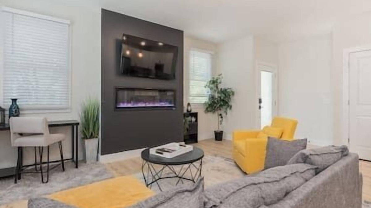 Wilmington Historic District House | Whole duplex right downtown!