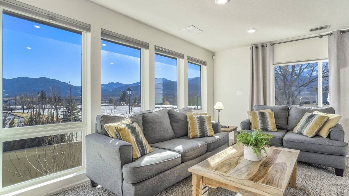 Colorado Springs Cottage | Whole Duplex! 3 Bedrooms, 2 Bathrooms, 4 Beds, Sleeps 8