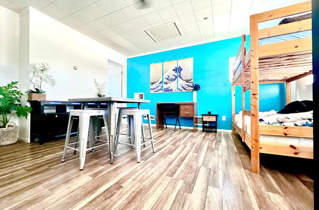 Sacramento Hostel | WHOLE Family - Rosemont