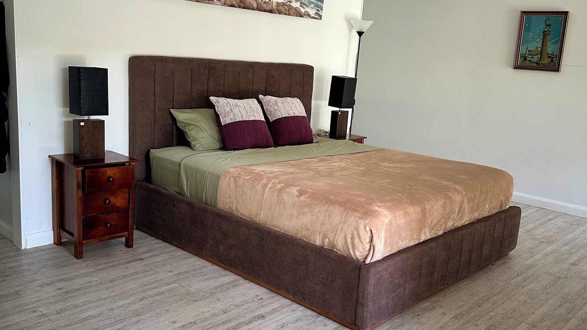 Gold Coast House | Whole Groud Floor of A double story house 3 bedrooms 1 bathroom