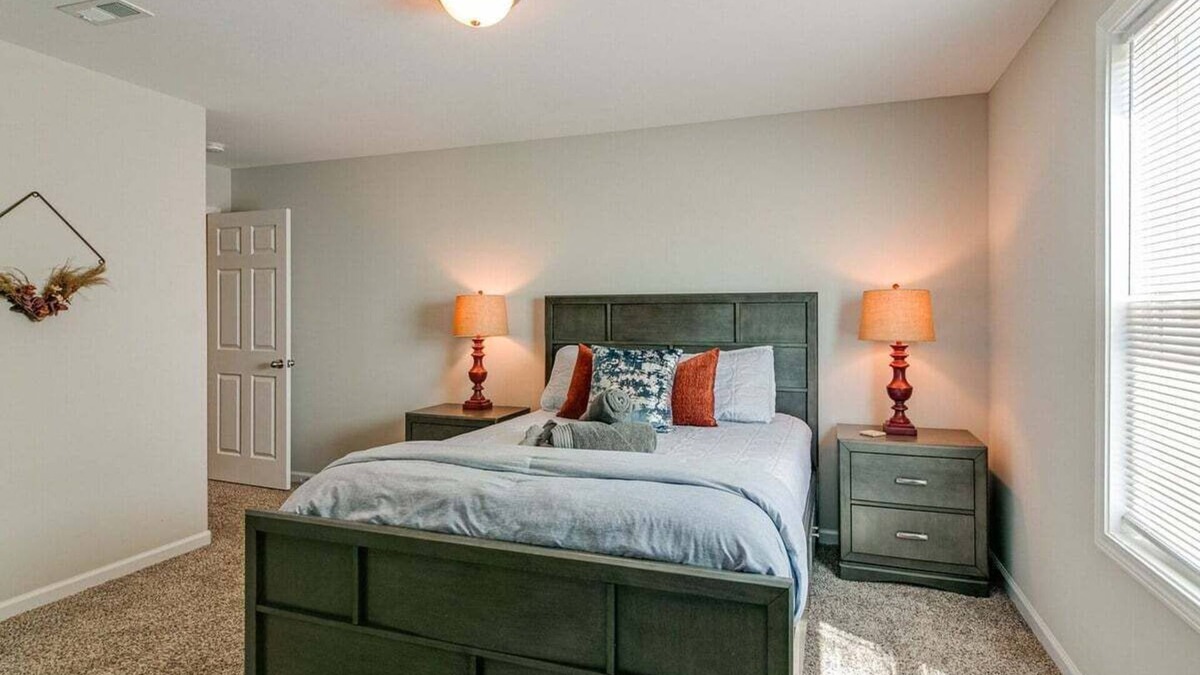 Clarksville House | Whole Home 1010 Franklin St