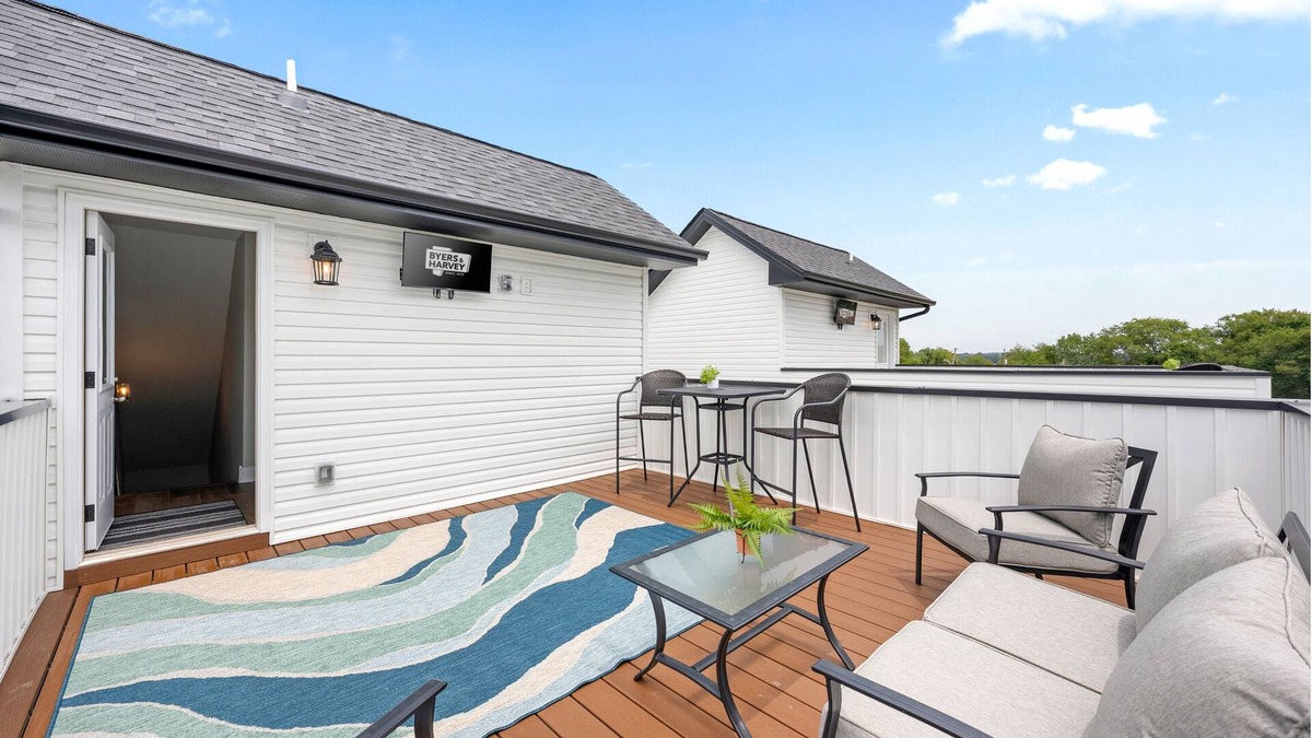 Clarksville House | Whole Home 1012 & 1014 Franklin