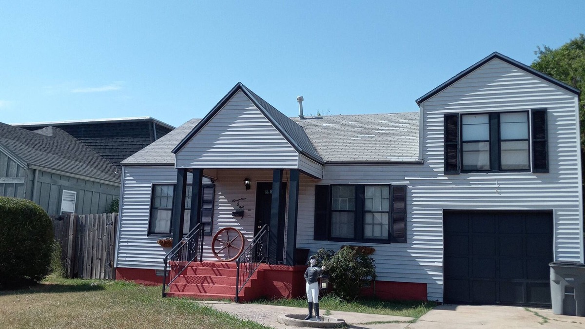 Lawton House | Whole House central Lawton location fresh property 4 beds