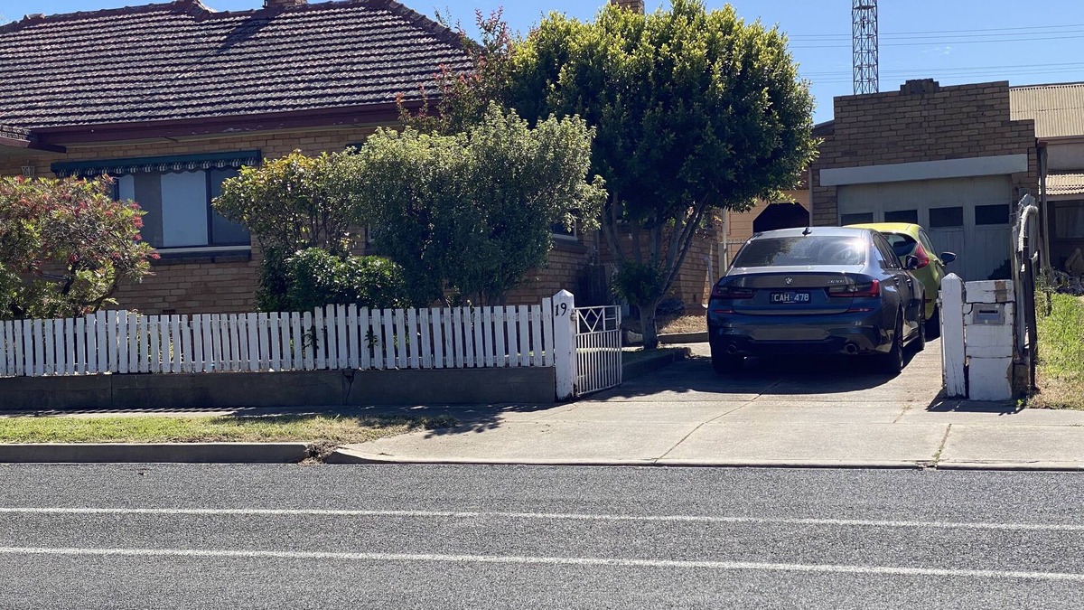 Stawell House | Whole House Rental with 4QB & 2SB - Close to Grampians National Park/Halls Gap