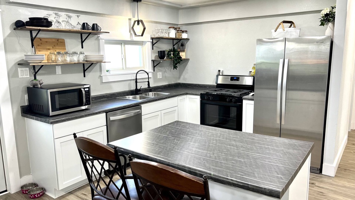 Sabetha House | Whole house-Small town charm