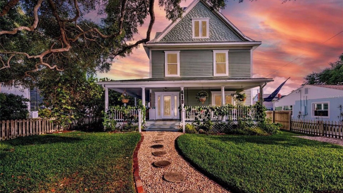 Dunedin House | Whole House w/cottage sleeps 14 total