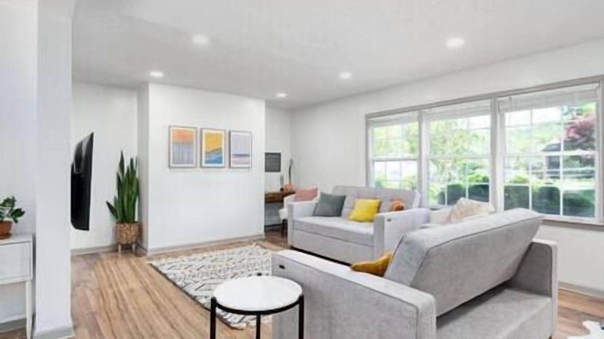 Oakley House | Whole Renovated 5 BR Home minutes to downtown Asheville, Pets welcome