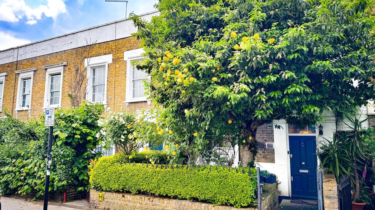Haverstock House | Why rent a flat? Stay in a historic Victorian Cottage w/Private walled Garden