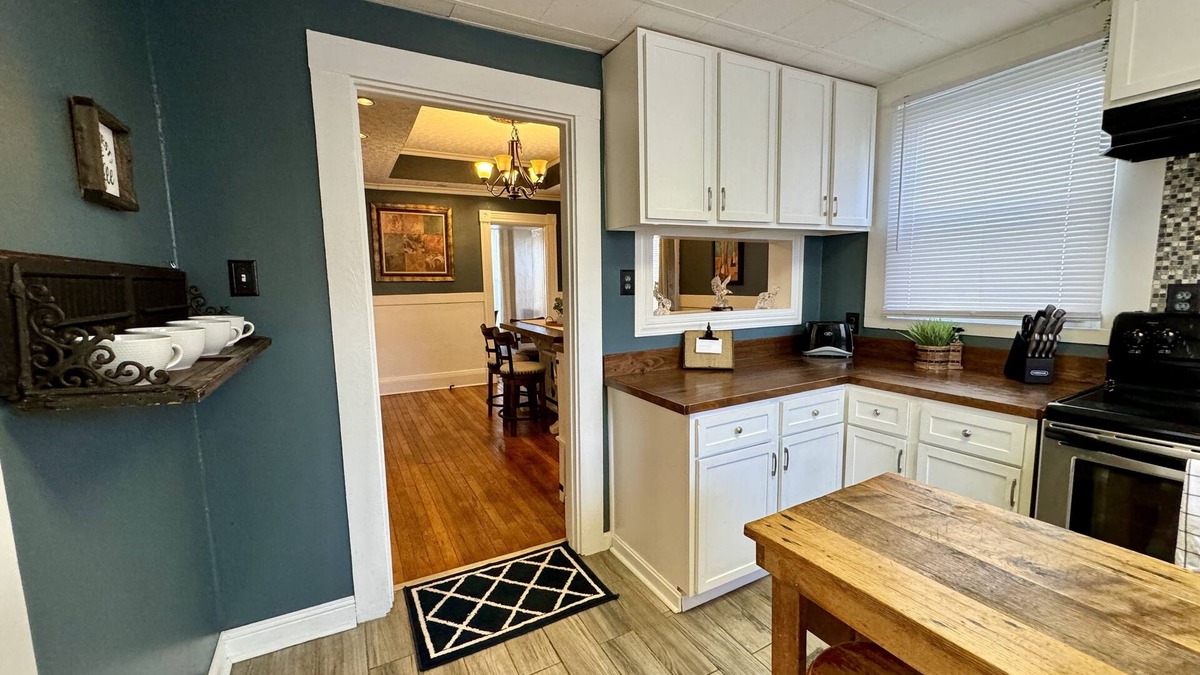 Winchester House | Wi-Fi - Office Space - Park View Cottage