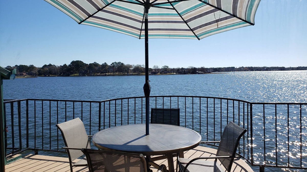 Seven Coves Condo | "Wickie's Wharf " Condo on lake Conroe