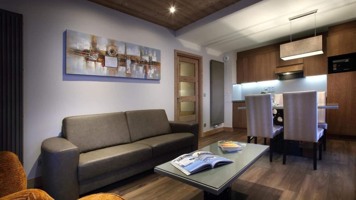 Eclose-Est Apartment | Wifi, 150m from ski slopes, fitness, swimming pool, sauna, hammam, balcony, tv, 63m², Alpe d'Huez