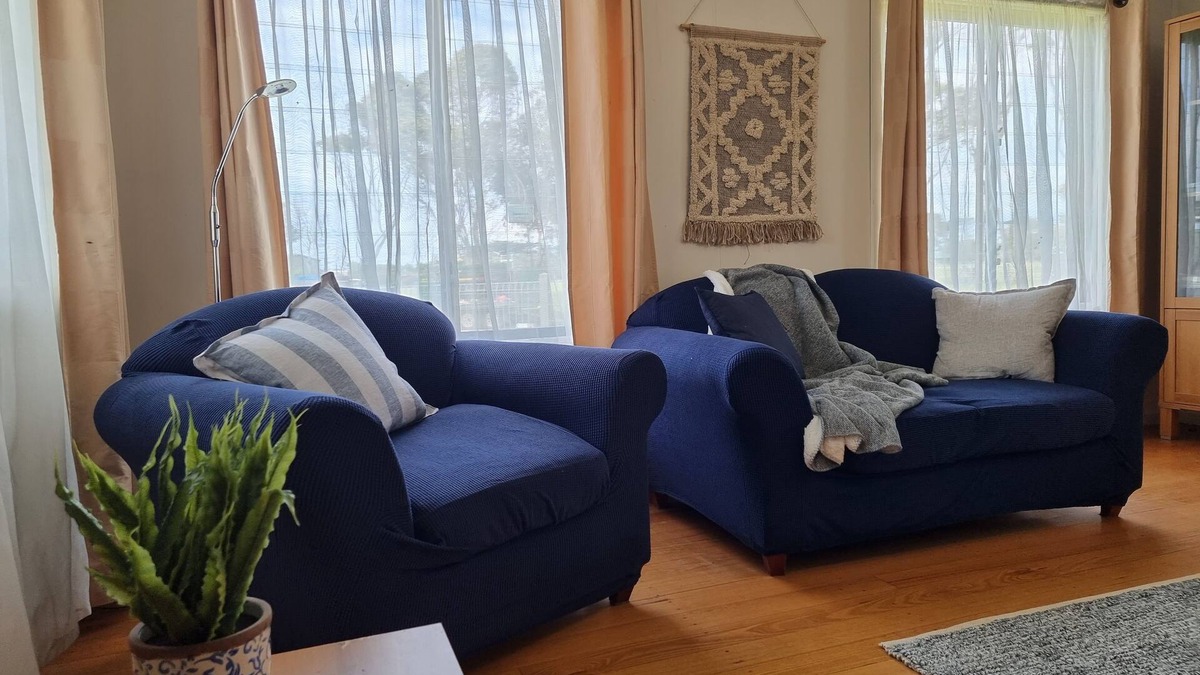 Seaspray House | WIFI, Foxtel, Close to beach and river, Playground, Quiet location