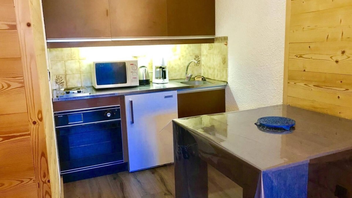 Correncon-en-Vercors Apartment | Wifi, ski-in/ski-out & foot of the slopes, 1st floor, tv, 24m², Villard de Lans