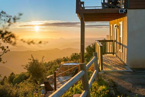 Julian House | Wild Moon Ranch Pickleball, Cedar Tub & Views
