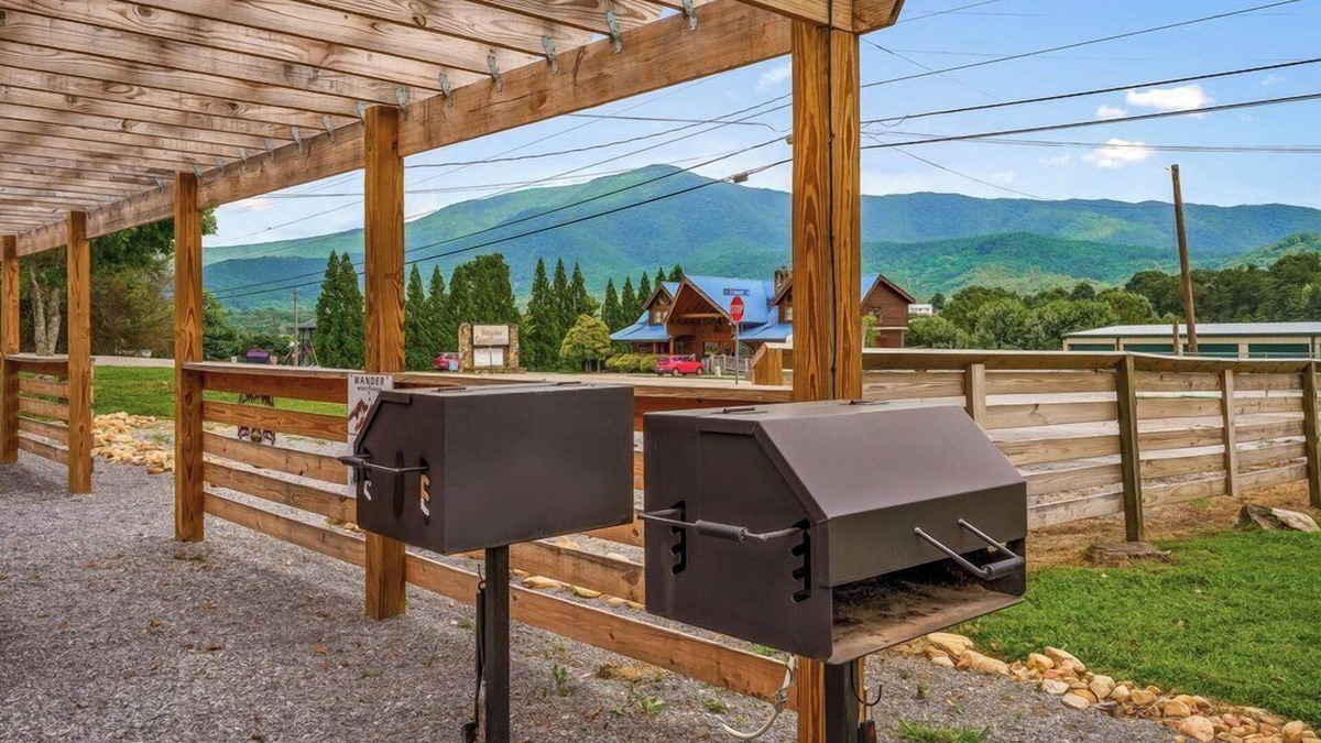 Wears Valley Hotel | Wild Mountain Lodge