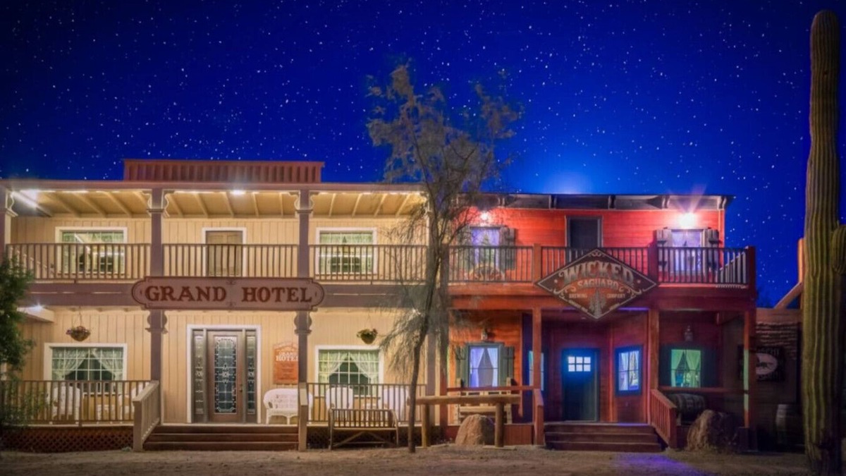 Fort McDowell Cabin | Wild West Gunsight Pass Sleeps 4