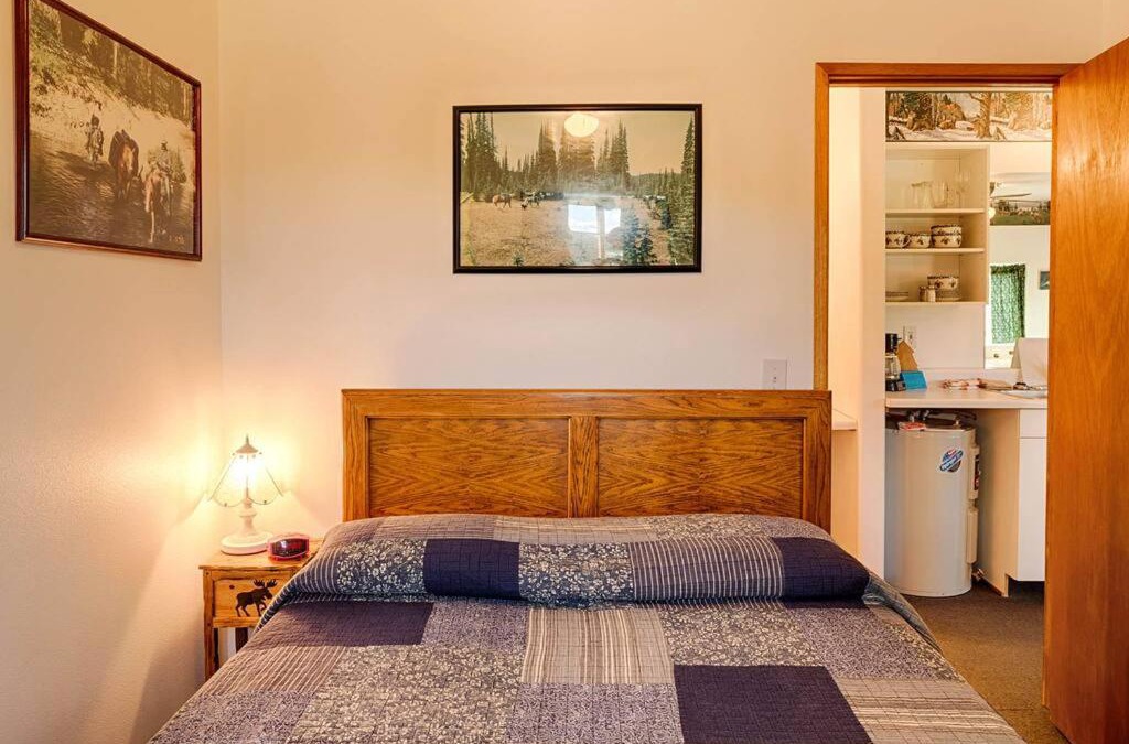 Oroville House | Wilderness Cabin - Eden Valley