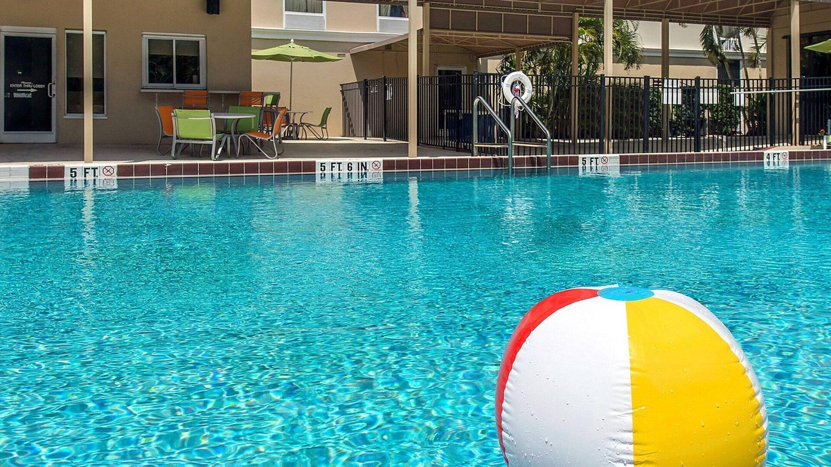 Tropic Hotel | Wildlife, Beaches, Nearby | Enjoy Comfort, Poolside And Highway Access | 2 units