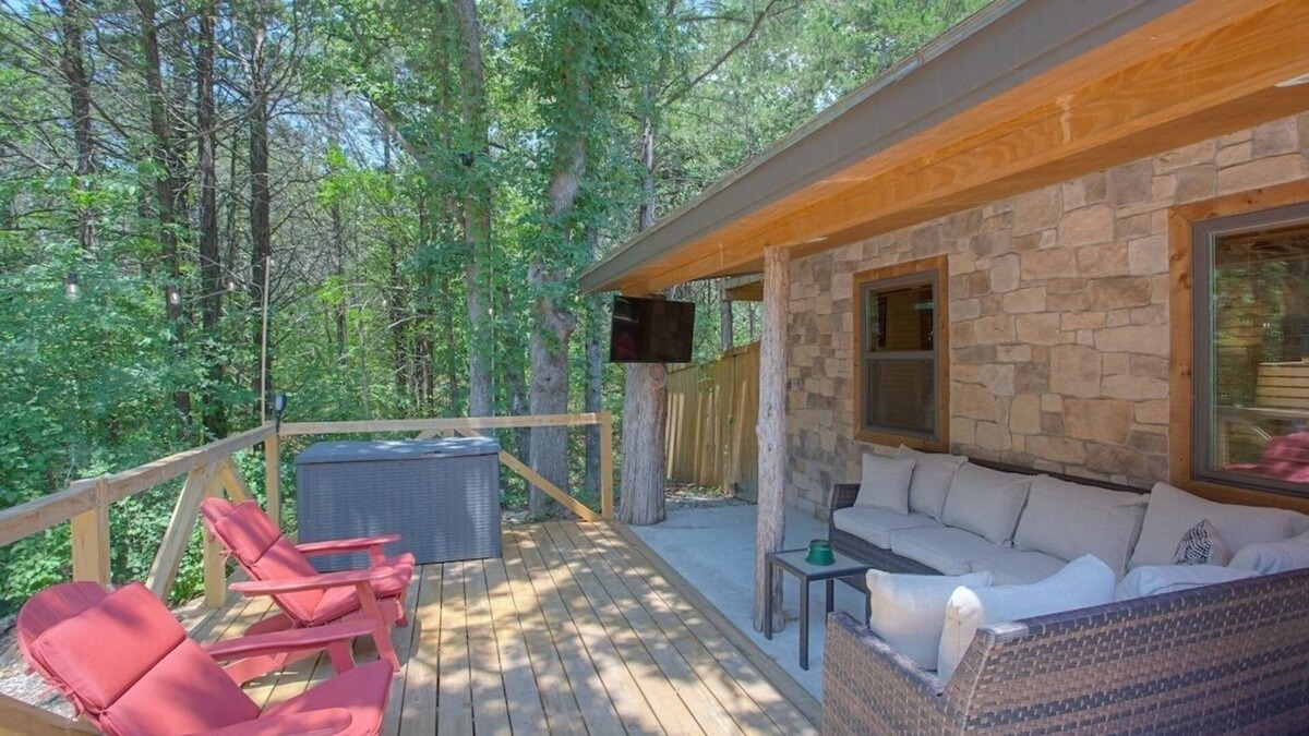 Gordonville House | Willard Refuge | Hottub
