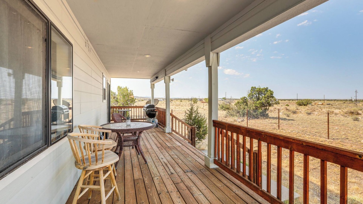 Valle House | Williams Grand Canyon Escape: Stargaze & Hike!
