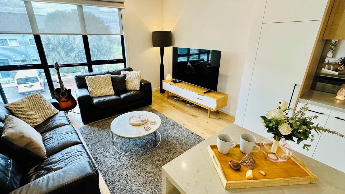 Williamstown North House | Williamstown Townhouse: Sanctuary on the Wetlands