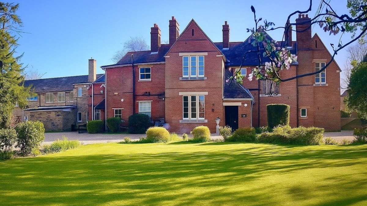 Willingham Apartment | Willingham House - East Wing First Floor