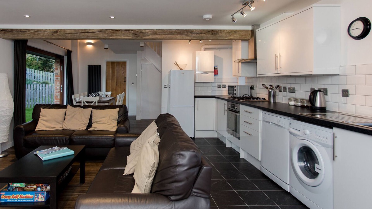 Wootton Bridge Cottage | Willow Barn - Fernhill Farm