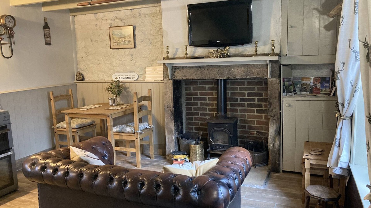 Barnard Castle Cottage | Willow Cottage, cosy & quirky in Middleton in Teesdale