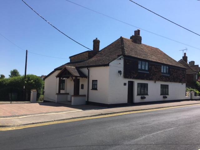 Dymchurch Bed & Breakfast | Willow Cottage