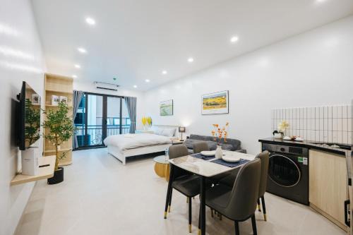 Old Quarter Apartment | Willow Trackside Apartment