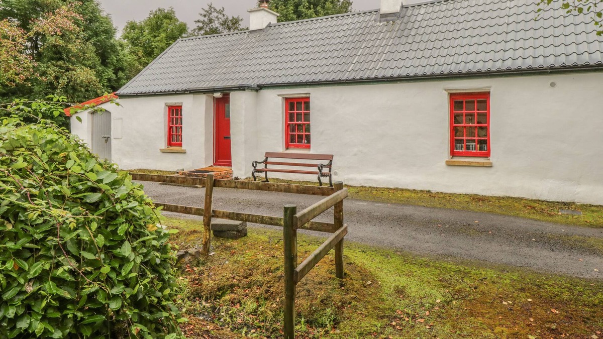 Ards Cottage | WILLOWBROOK COTTAGE, family friendly in Askill, County Leitrim