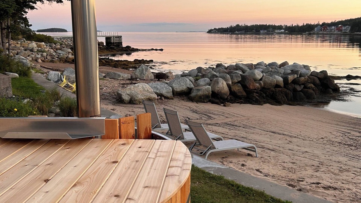 Boutiliers Point Cottage | Wilson's Coastal Club - C5n