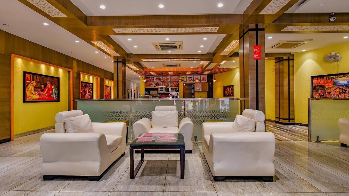 Amer Fort Road Hotel | Wind Palace hotel