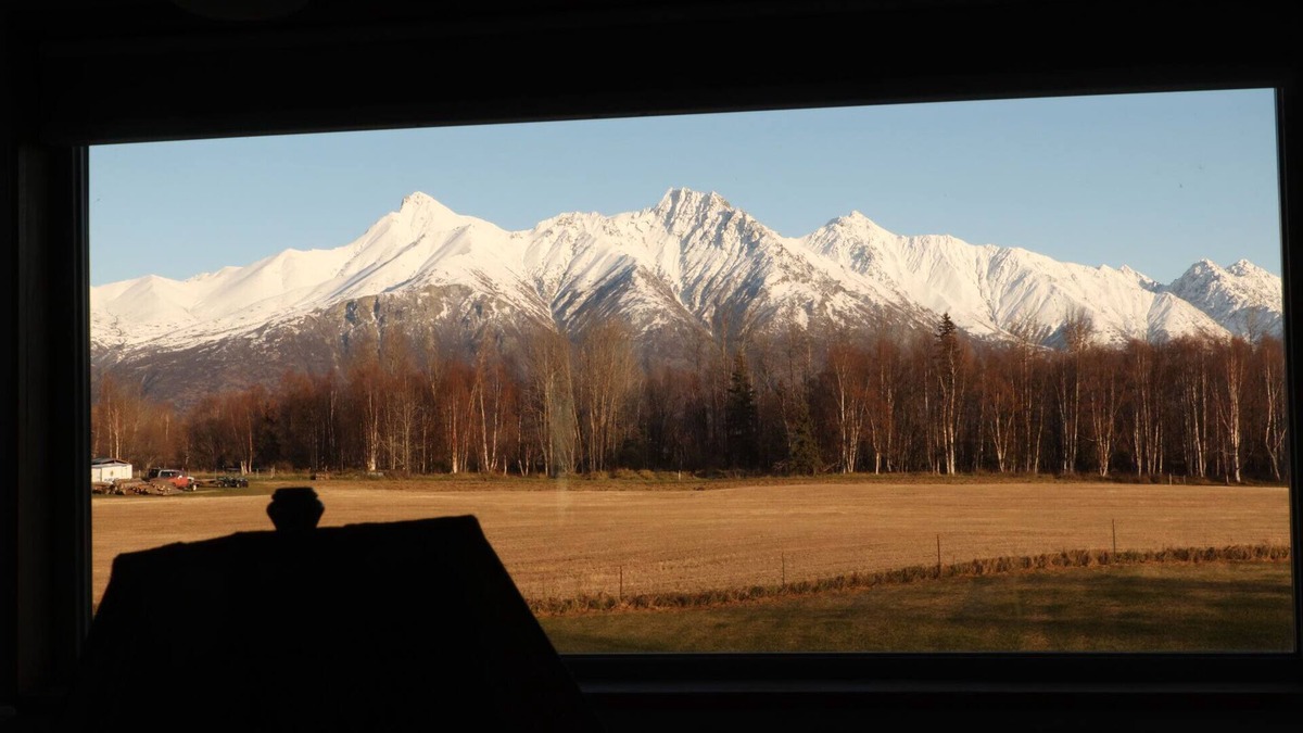 Palmer Bed & Breakfast | Windflower B&B: Charming Neighborhood and Stunning Mountain Views