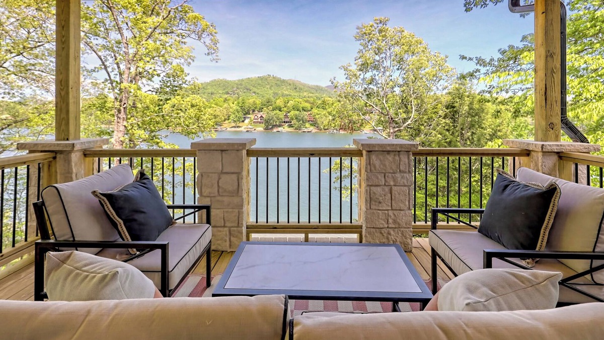 Hiawassee House | Windjammer Lakehouse by Chatuge Home Concierge lakefront, pool table, Fire pit, SUP, Kayaks, private dock with covered boat slip