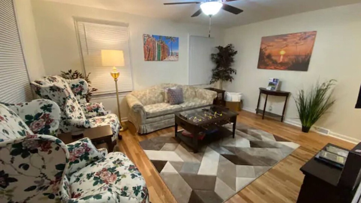 Racine House | Windjammer! Pro Cleaned, Self Check In Sleeps 8