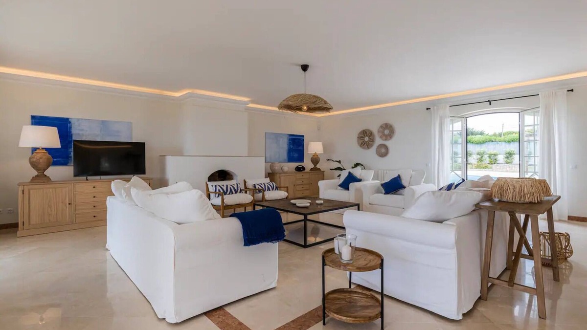 Colares Villa | Windmill Beachfront Villa