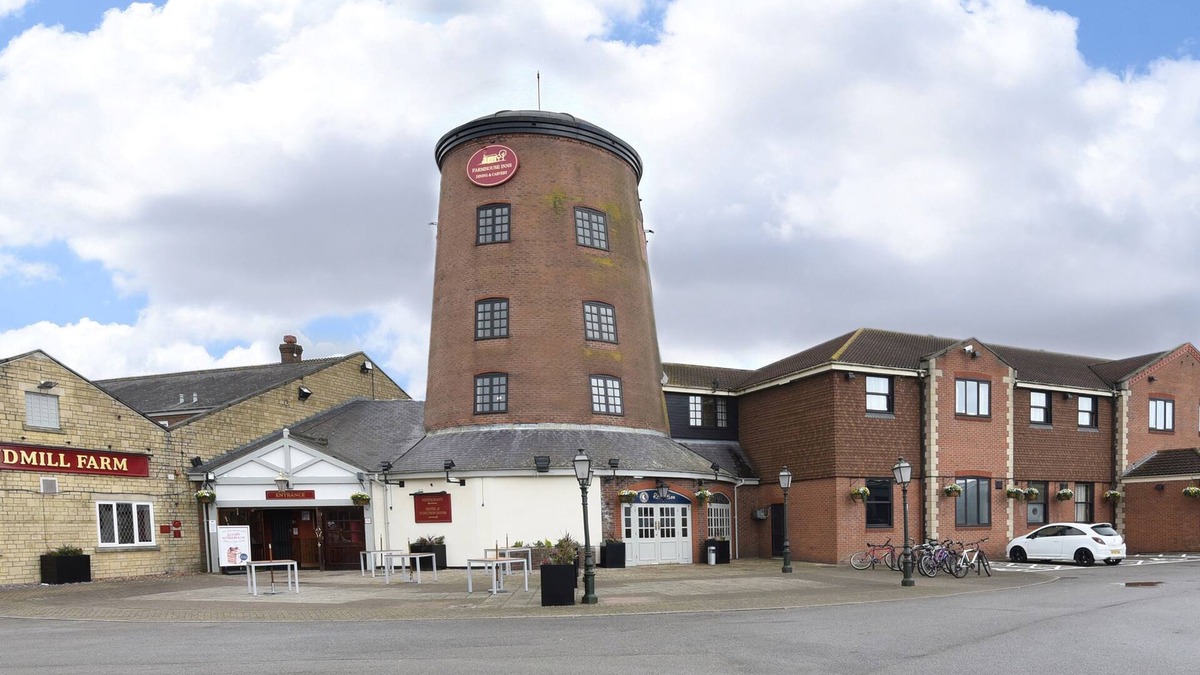 Aubourn Hotel | Windmill Farm by Greene King Inns