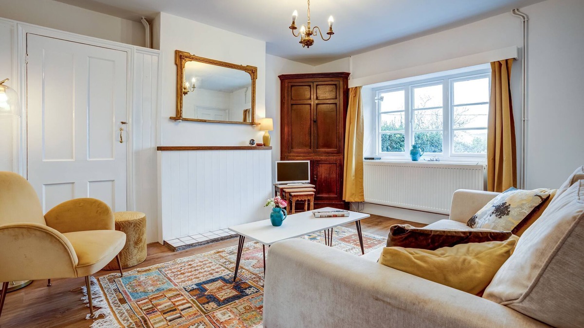 Long Hanborough House | Windrush Cottage | Oxfordshire Holiday Let | 2 Bedrooms & Sleeps 4