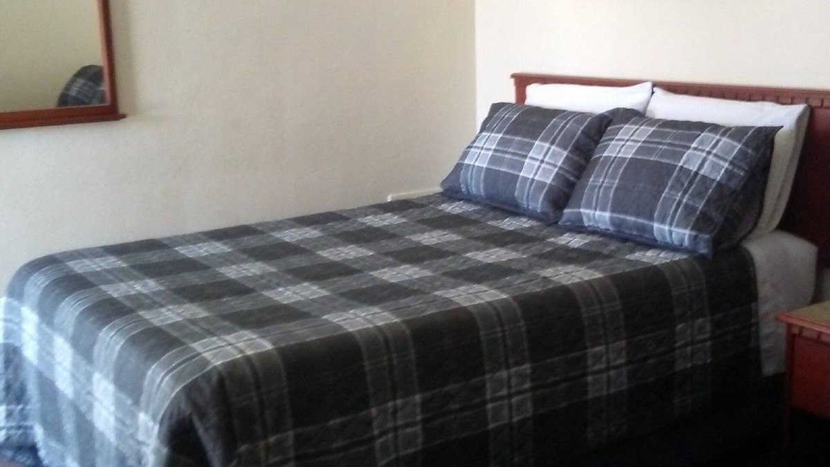 Windsor Hotel | Windsor Crossroads Motel