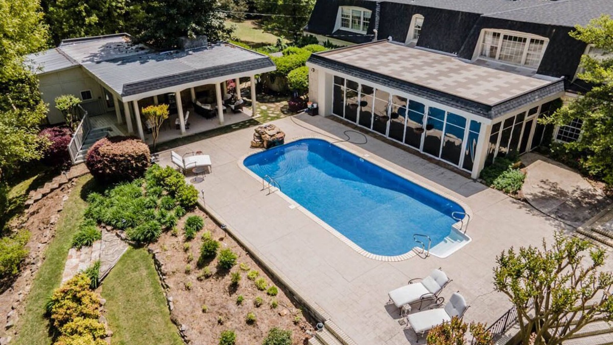 Guntersville House | Windsor Estate overlooking the lake