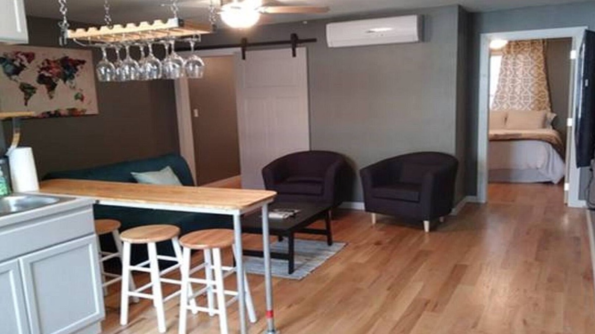 Hermann Apartment | Wine Alley West Suite