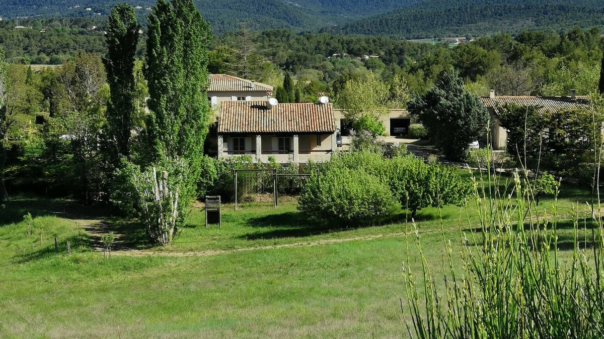 Grambois House | Wine and residential property in the Luberon in Provence
