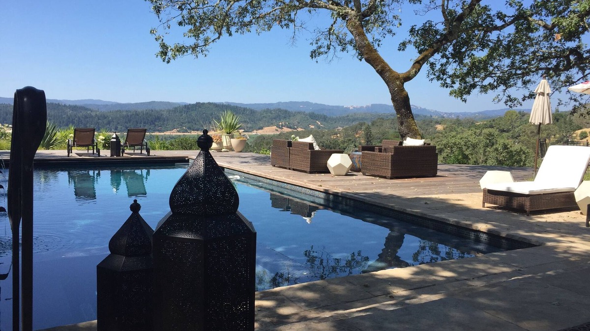 Geyserville House | Wine Country Estate with Views near Healdsburg -Great Passport Weekend location!