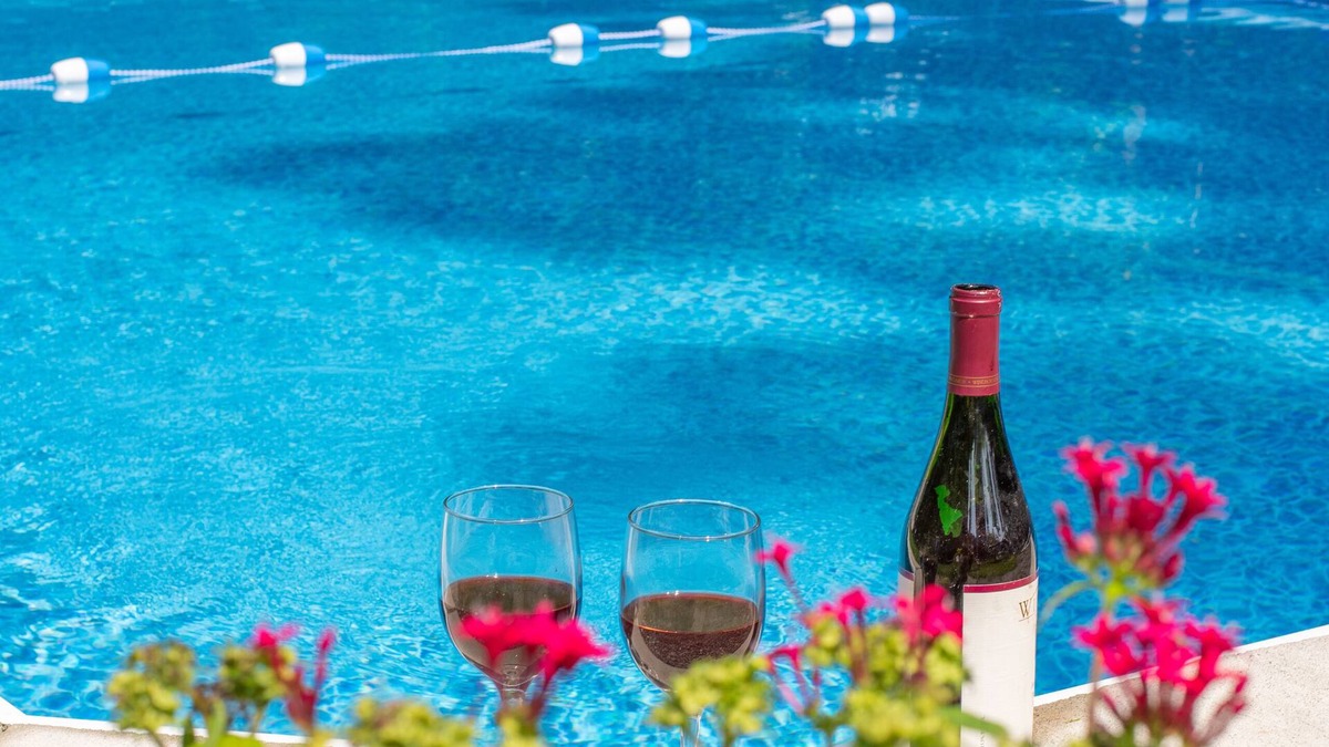Trumansburg House | Wine Country Family-Friendly Iconic Estate in the Heart of the Finger Lakes