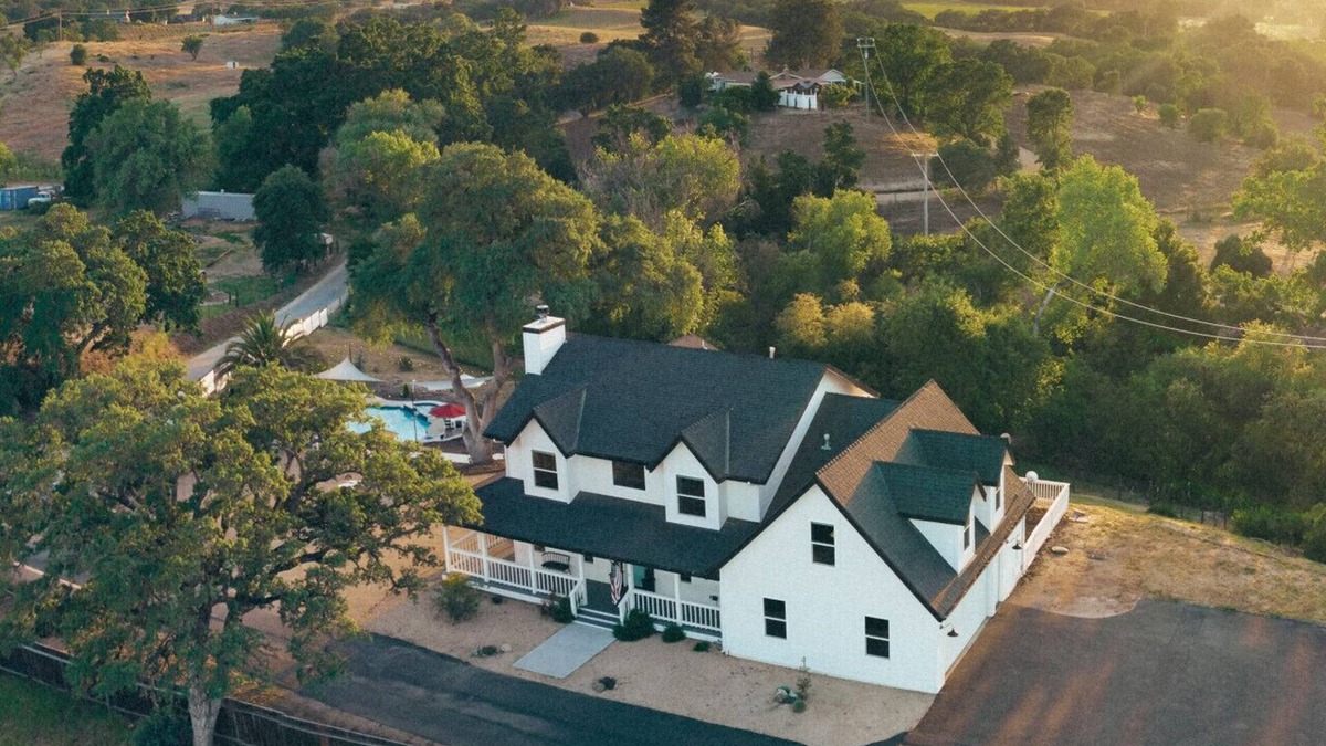 Paso Robles House | Wine Country Modern Farmhouse | Heated Pool & Spa