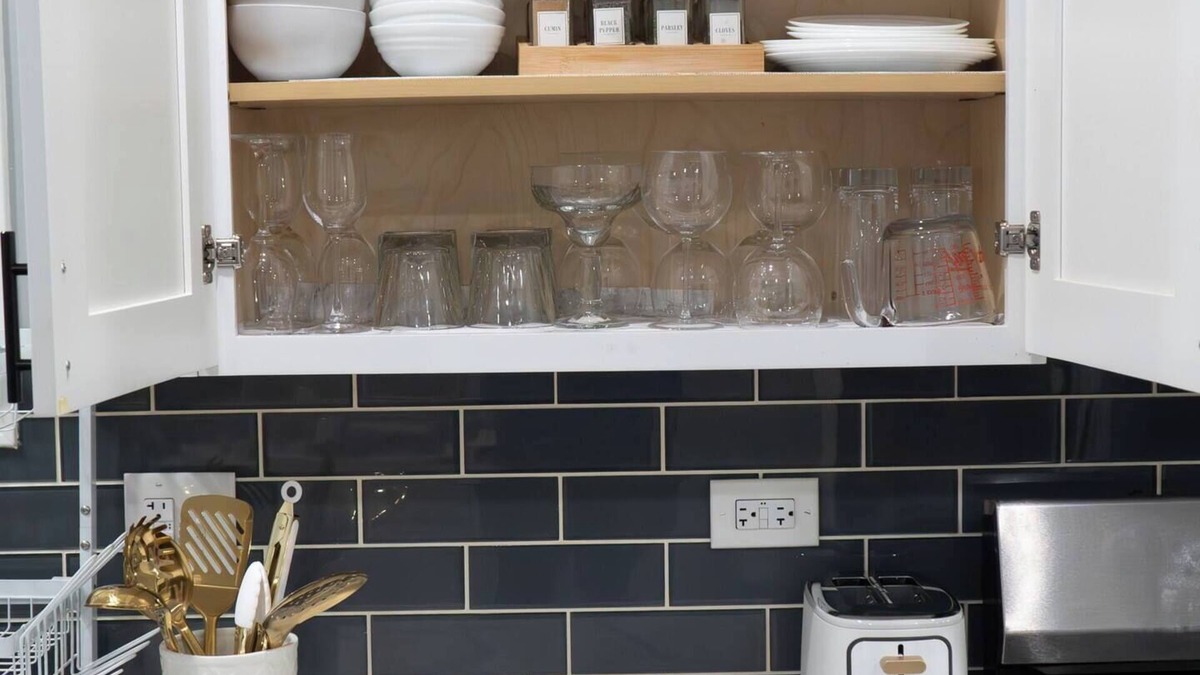 Gresham House | Wine DownnEscape to the Windy City & indulge in the ultimate Chicago experience